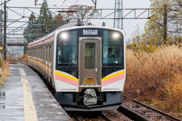 JR上越線のローカル電車が入ってきた。
JR五日町駅。
寂れた雰囲気が良い感じ。
新潟県魚沼市 - 2024年11月30日
