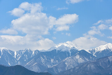 Fototapeta premium 春の信州の絶景 残雪残る北アルプス