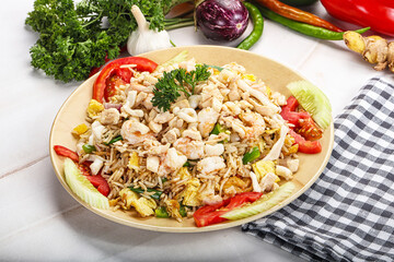 Fried rice with prawn and vegetables