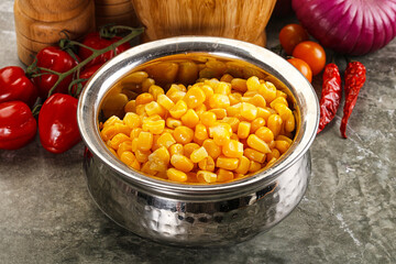 Sweet canned ripe corn grain