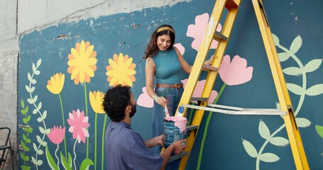 Smile, couple and painting wall for art project, mural design and helping with creative development. Happy, people and ladder with artist for community renovation, diy decoration and flower aesthetic © CineLens25/peopleimages.com