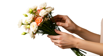 Manos sosteniendo un ramo de flores para el Día de la Madre