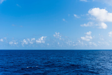 Fototapeta premium Beautiful seascape ocean horizon and blue sky at summer season. Beautiful seascape background concept and empty space.