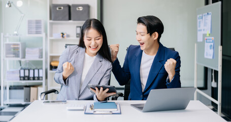 Those who work hard, win in the conference room new startup project.