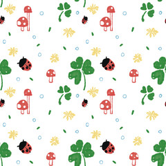 seamless pattern with clover and ladybugs