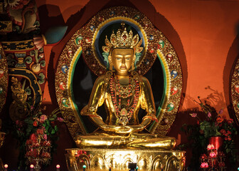 Obraz premium Golden colored buddha goddess image