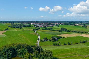 Der Naturpark Augsburg-Westliche Wälder bei Markt Wald in den Stauden von oben