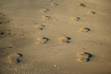 Orme sulla spiaggia