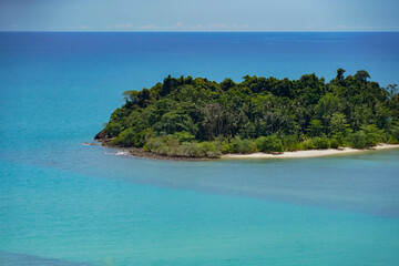 the island in the sea in thailand