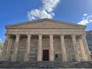 Obraz premium Greek Revival Building with Marble Columns (Philadelphia, Pennsylvania, USA) 