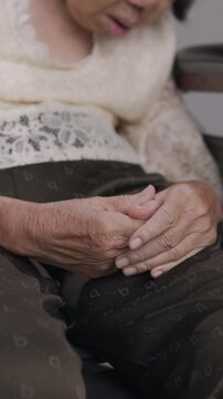 Elderly woman has daytime napping may signal dementia.