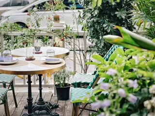 beautiful environment, table, garden, restaurant