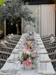 wood, table，tableware，environment, garden, celebration, table, holiday, wooden, wedding, flower, restaurant, chair, event, party, design