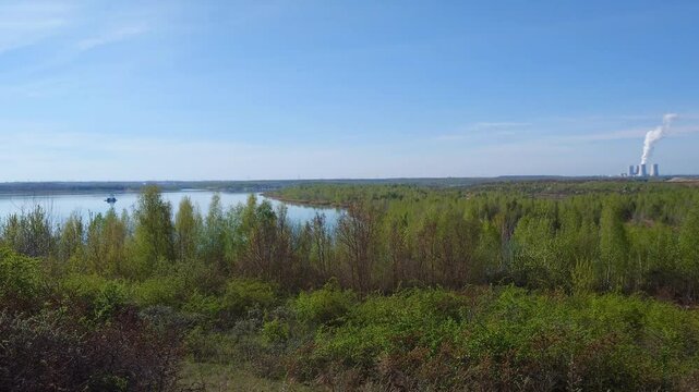 Blick auf den St&ouml;rmthaler See in Sachsen, Deutschland