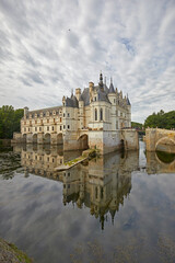 Obraz premium The historical Chateau de Chenonceau on the Cher river, Loire Valley, France