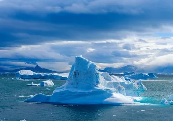Fototapete Rund Storm in the Uummannaq Fjord, northwest of Greenland beyond the arctic circle. Greenland. © Danita Delimont