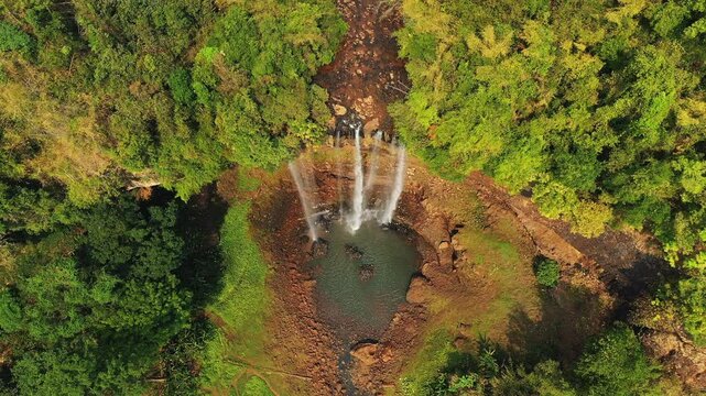 The spectacular Tad Tayicsua Waterfalls in Asia, Laos, Champassak, on the Bolaven Plateau, on a sunny day.&nbsp;