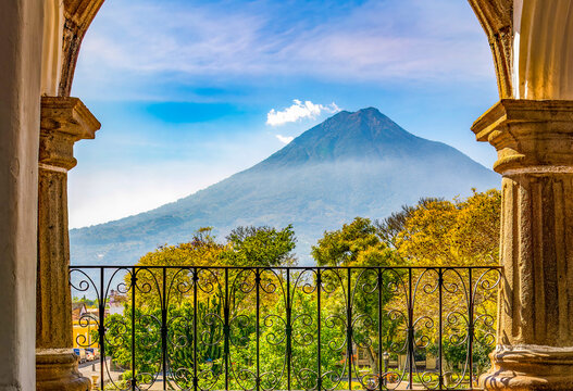 Antigua, Guatemala.Volcan de Agua, extinct volcano overthis Spanish colonial city and UNESCO Site.