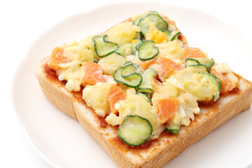 ポテトサラダとトースト