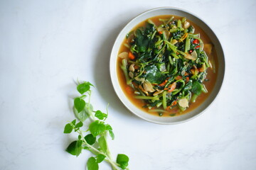 Stir fry Pepperomia pellucida herb 