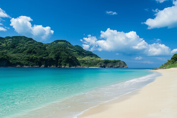 Fototapeta premium Tropical island beach with clear turquoise sea and lush green hills 맑은 에메랄드빛 바다와 초록 언덕이 있는 열대섬 해변 풍경