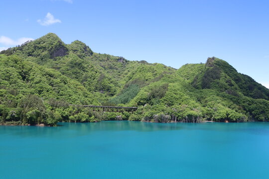 山梨県吾妻川の風景。不動大橋より。