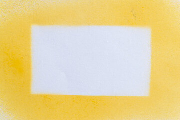黄色のスプレー塗料で塗った背景	
