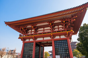 大阪市天王寺区 四天王寺、西大門（極楽門）