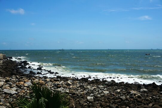 sea and rocks
