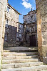Callejón adoquinado y escaleras cerca de la Catedral de Santiago de Compostela