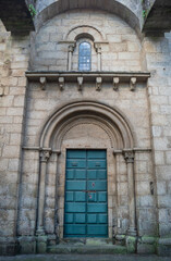 Fototapeta premium Puerta lateral de la Colegiata de Santa María la Real del Sar