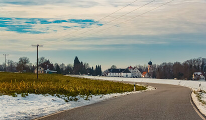 Winter landscape on a sunny day with castle Tannegg, Unterframmering, Landau an der Isar,...