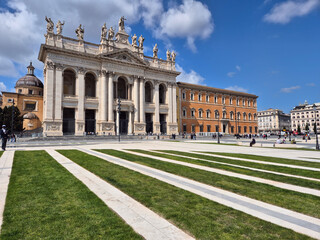 Obraz premium A view of the Basilica of St. John Lateran in Rome, Italy.
