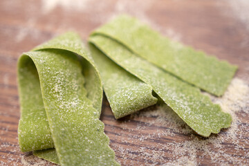 Pappardelle verde con lasa a la espinaca, elaborado en obrador de pastas frescas artesanales