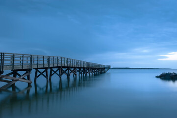 Obraz premium Blue Pier to the Horizon