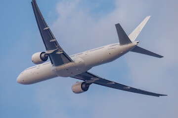 頭上を飛行するジャンボジェット機。
すぐ近くの羽田空港に着陸するところ。
東京都大田区東京港野鳥公園-2025年
