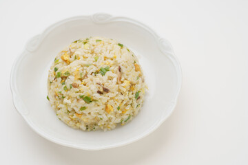 シンプルなチャーハン(具材は玉子・ネギ・しいたけ)