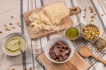 Dubai Schokolade mit Pistazien – selbstgemachte Pralinen mit Kadayif