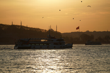Fototapeta premium Silhouette Old Town of Istanbul, Turkiye