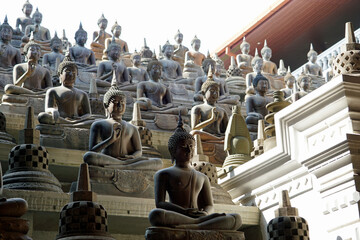 scenic buddhist temple in colombo