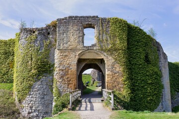 Obraz premium ruins of an old castle - main gate at Helmsley Castle - Helmsley - North Yorkshire - Great Britain