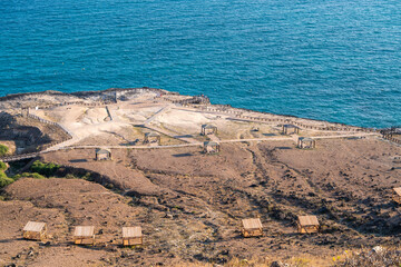 Küstenruhe: Aussichtspunkt mit Pavillons Oman
