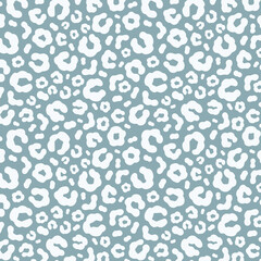 Simple pastel leopard skin print seamless pattern. Cheetah skin flat style background in retro boho colors. Hand drawn gender neutral pastel leopard print background. Cute and fun kids safari design.