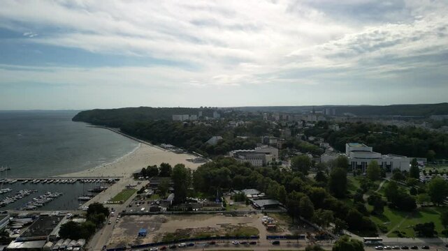 Skwer Kościuszki - Gdynia - Polska - port nagrany dronem