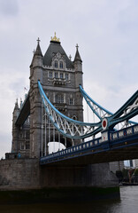 Obraz premium Tower Bridge Over the Thames River in England