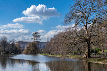 St. James&rsquo;s Park Lake with Buckingham Palace in the Background