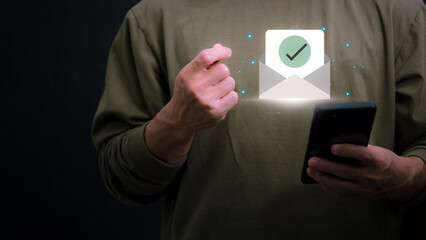Business people check their newsletters or emails daily to stay informed and informed. In this Internet age, the idea of ​​working from anywhere is