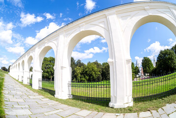 Obraz premium Fisheye view on the arcade of Yaroslavovo courtyard in summer sunny day