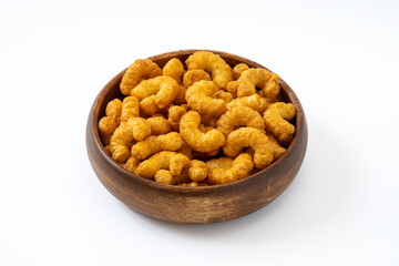 木の器に入ったキャラメルポップコーン