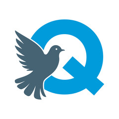 Fototapeta premium Initial Pigeon Logo combine with letter Q vector template 